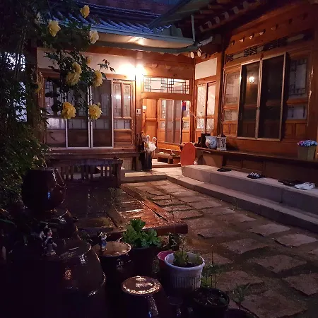 Gongsimga Hanok Guesthouse Seoul Exterior photo