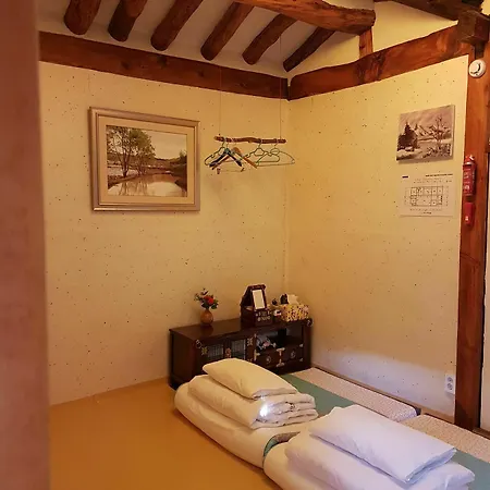 Gongsimga Hanok Guesthouse Seoul Exterior photo