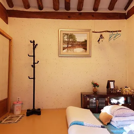 Gongsimga Hanok Guesthouse Seoul Exterior photo